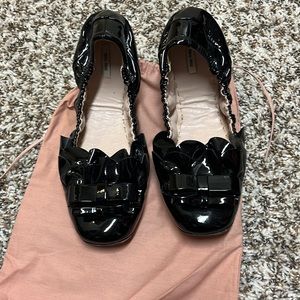 Super cute Miu Miu black patent leather ballet flats